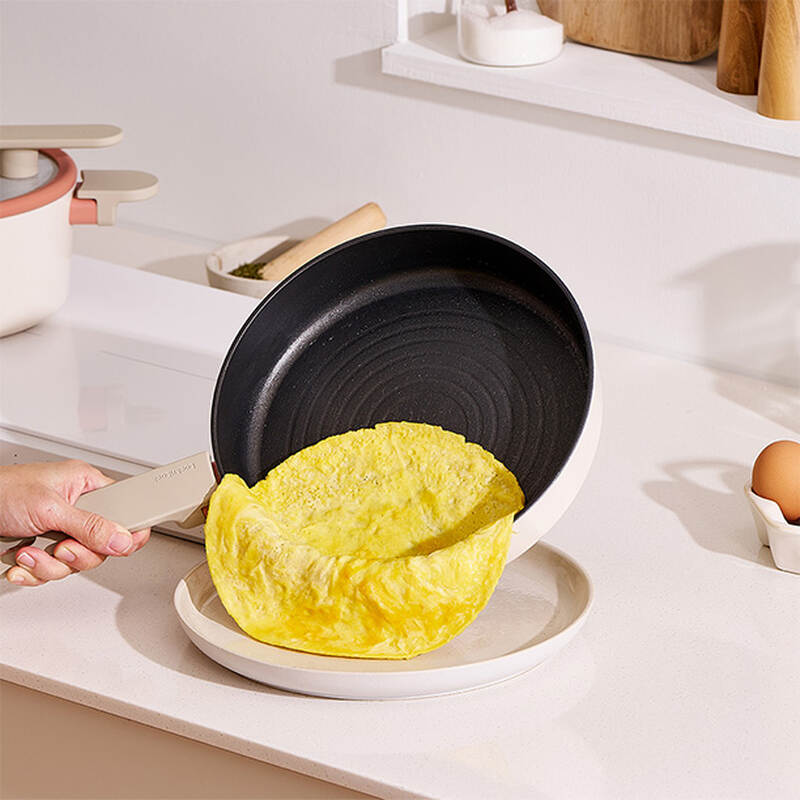 Suit Bric Multipan, Frypans Ivory - 3 sizes (22cm, 24cm, 26cm) image number null